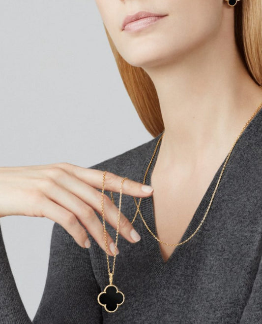 van cleef magic alhambra long pendant, 1 motif_2