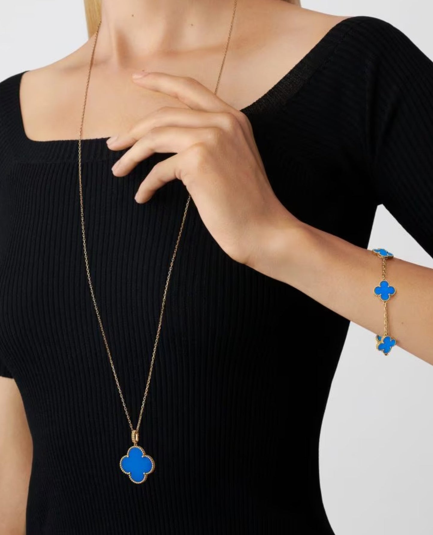 van cleef vintage alhambra bracelet, 5 motifs_1