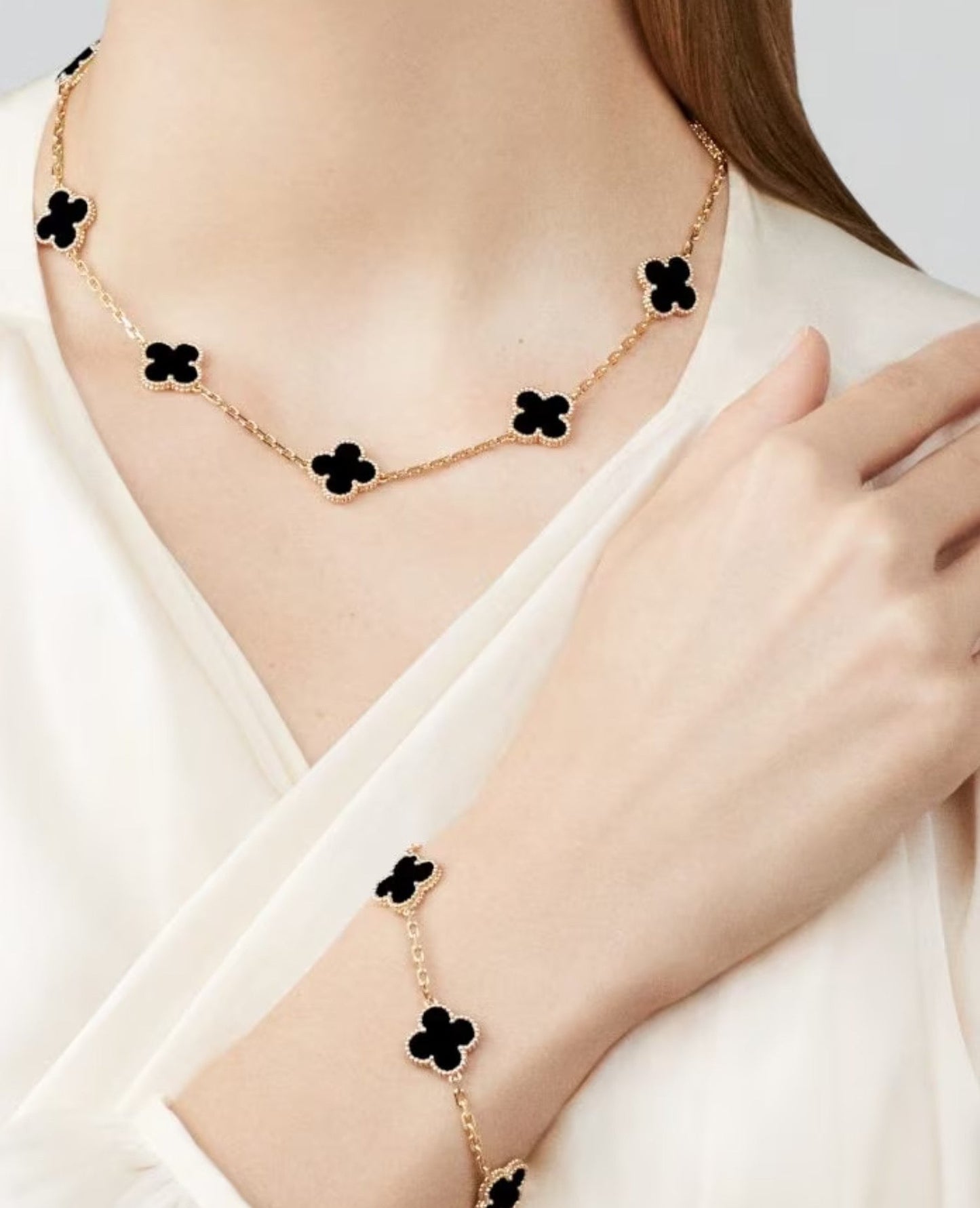 van cleef vintage alhambra pendant, 10 motifs_3