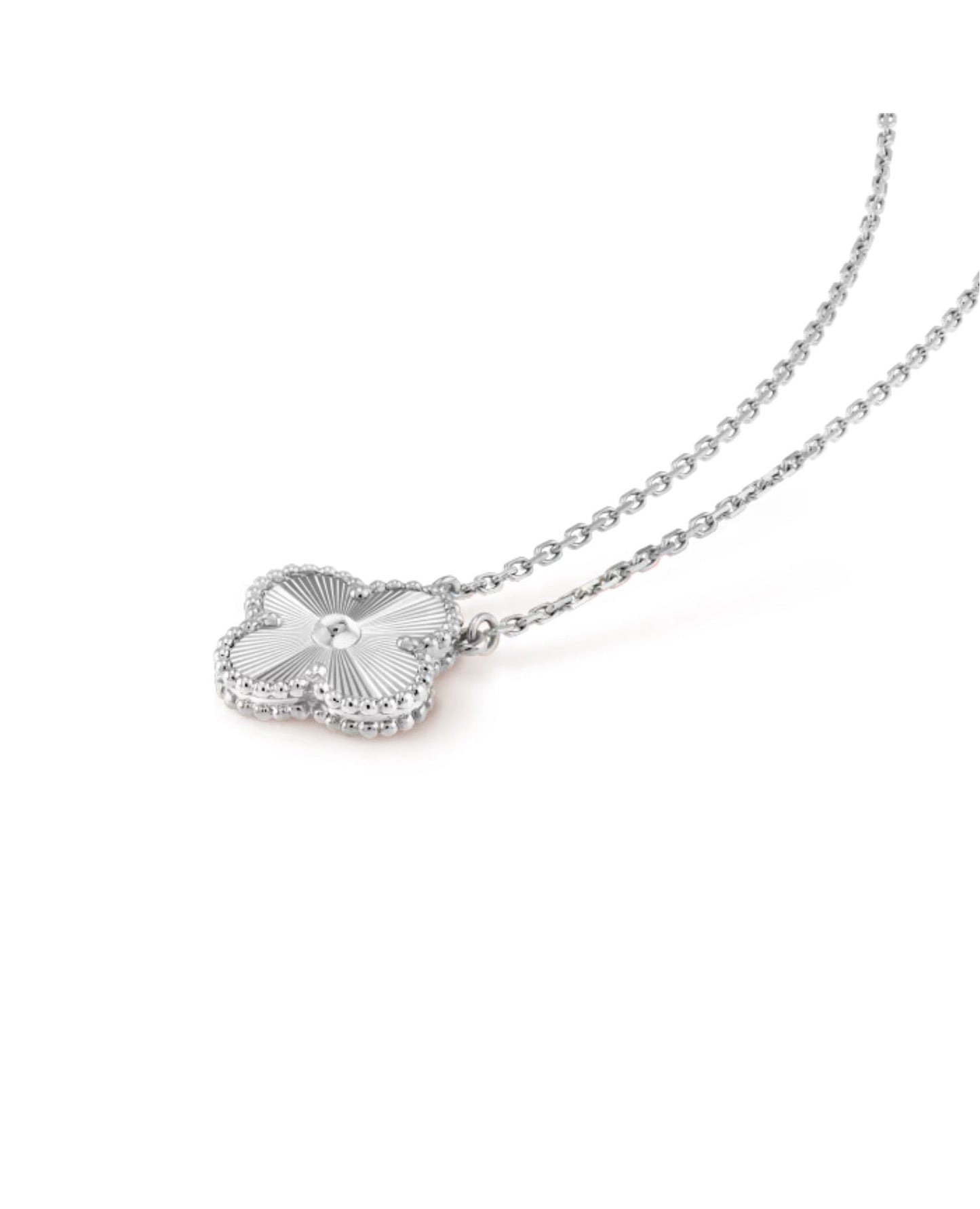 van cleef vintage alhambra pendant_4