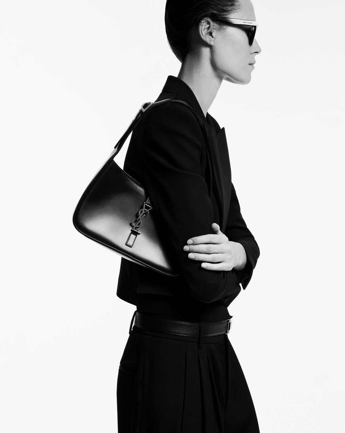 saint laurent le 5 à 7 in smooth leather_1