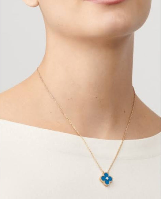 van cleef the holiday pendant 2019_1