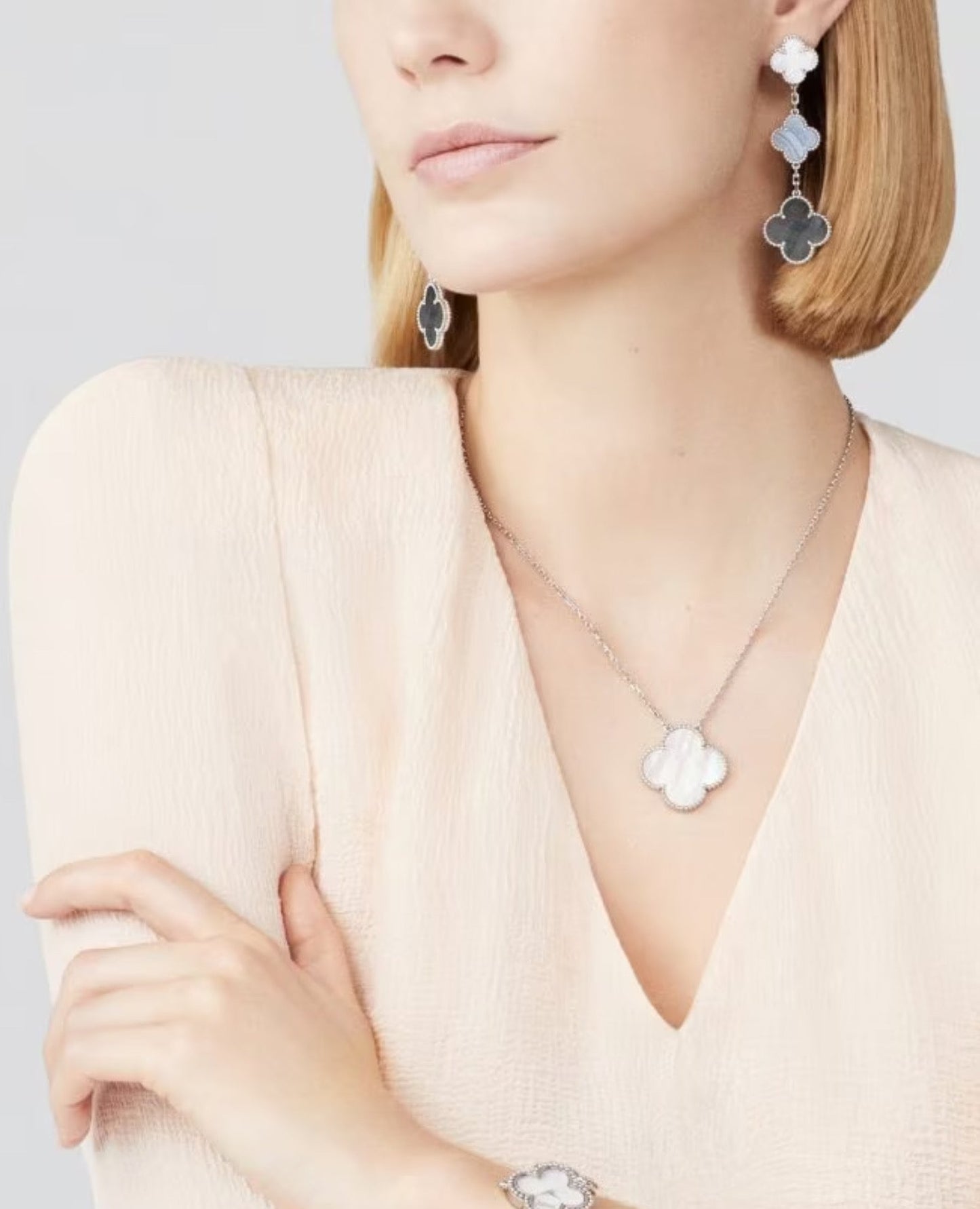 van cleef magic alhambra earrings, 3 motifs_2