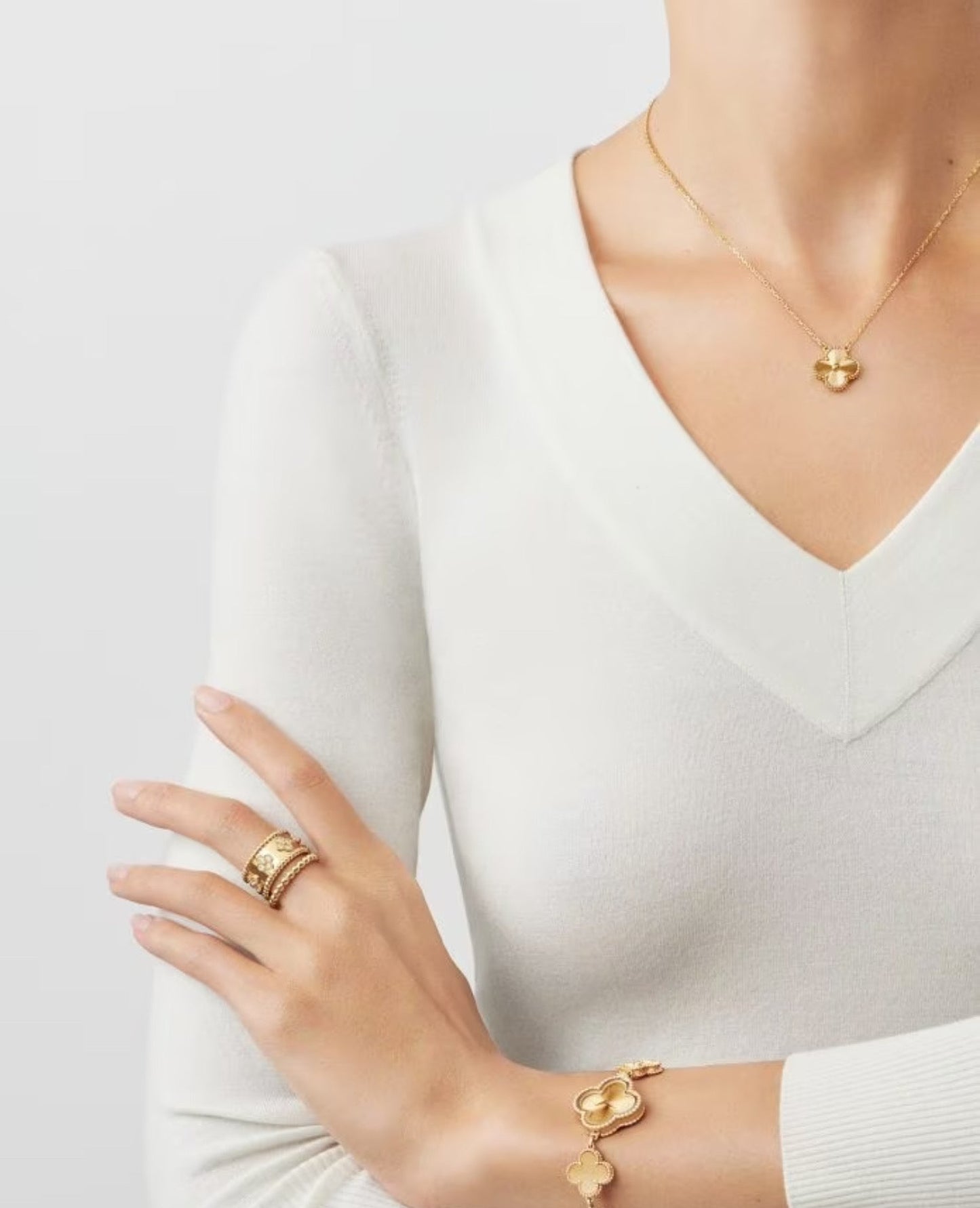 van cleef vintage alhambra pendant_11