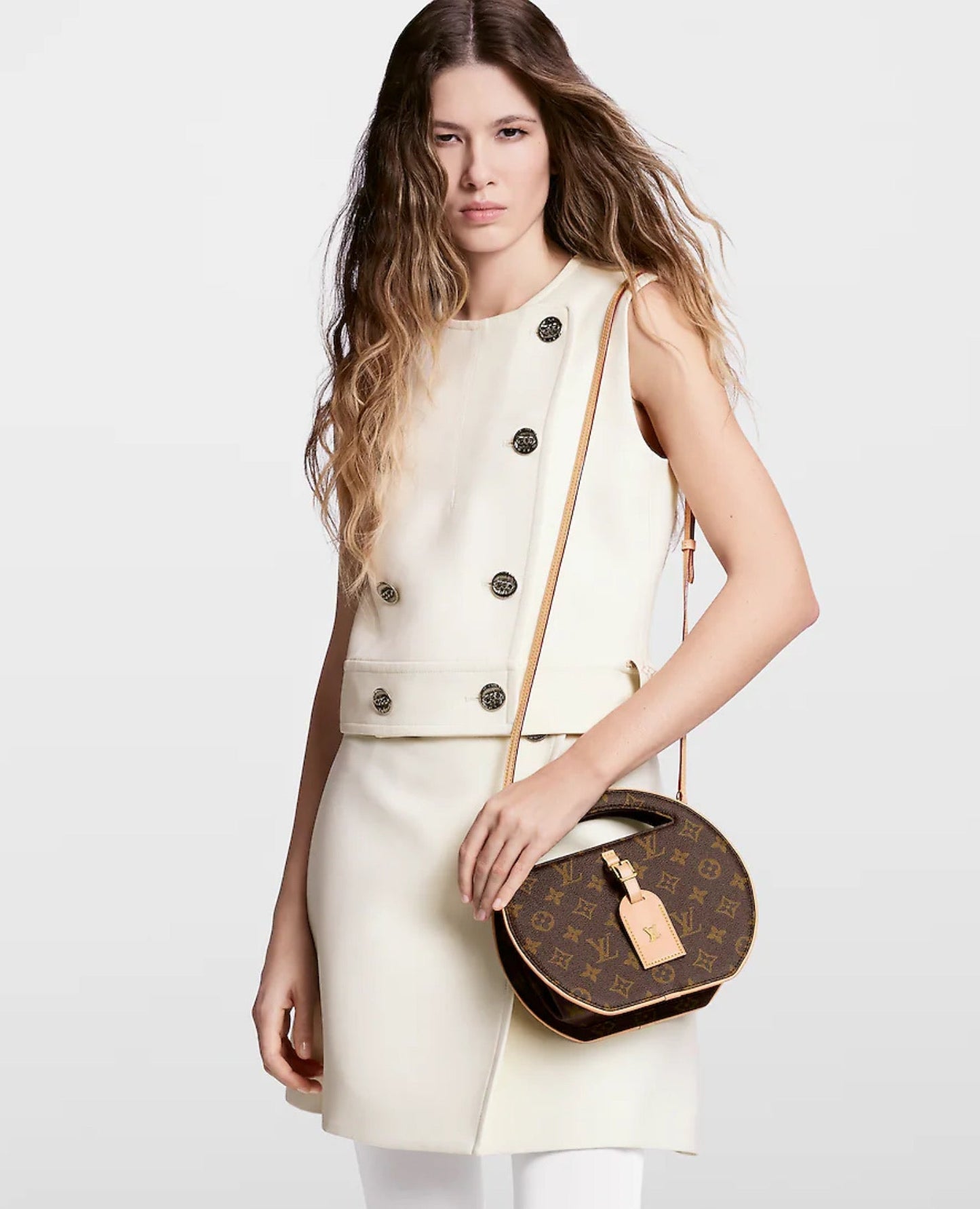 louis vuitton around me pm_2