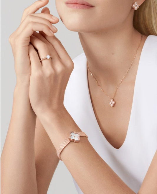 van cleef vintage alhambra pendant_5