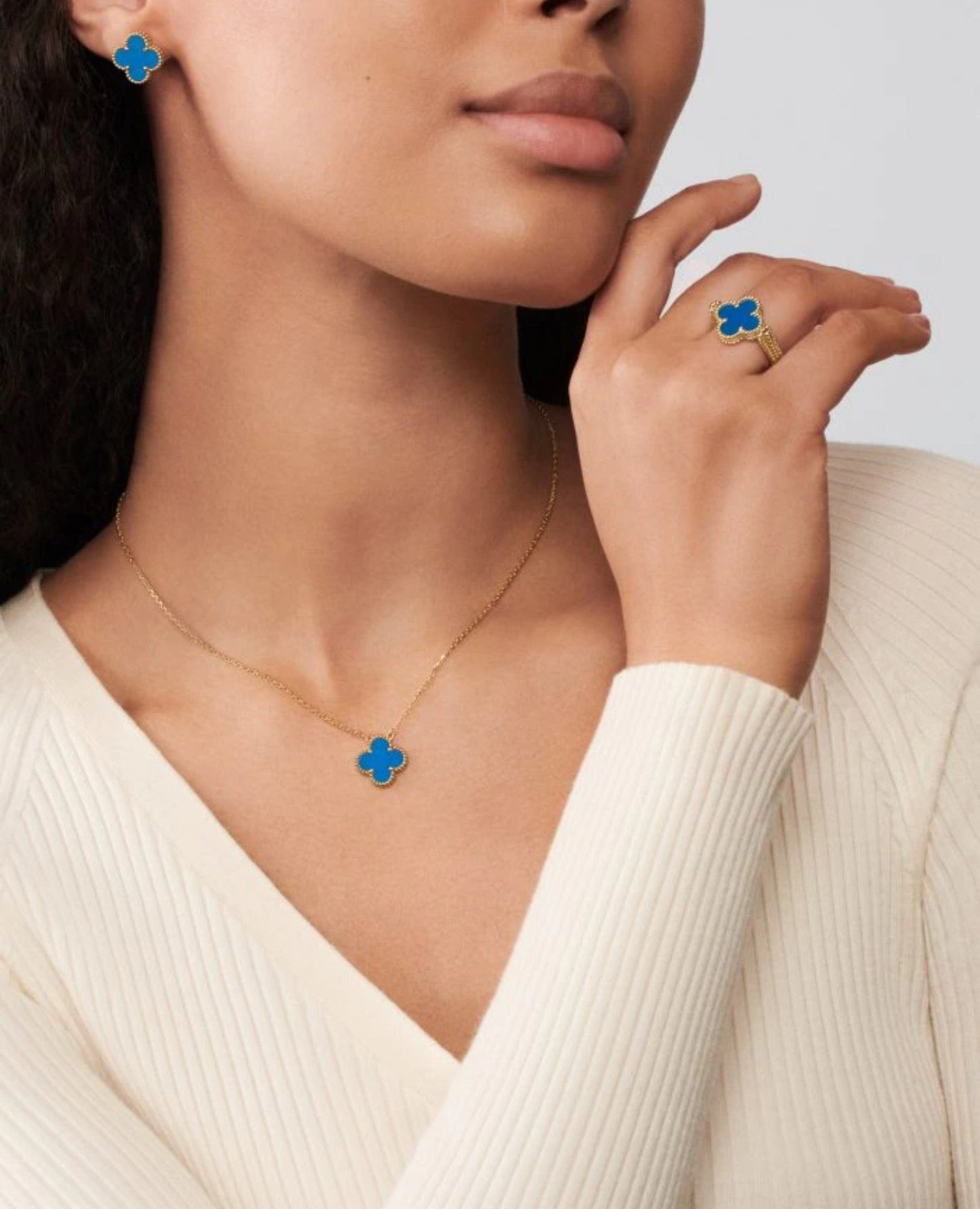 van cleef vintage alhambra pendant_2