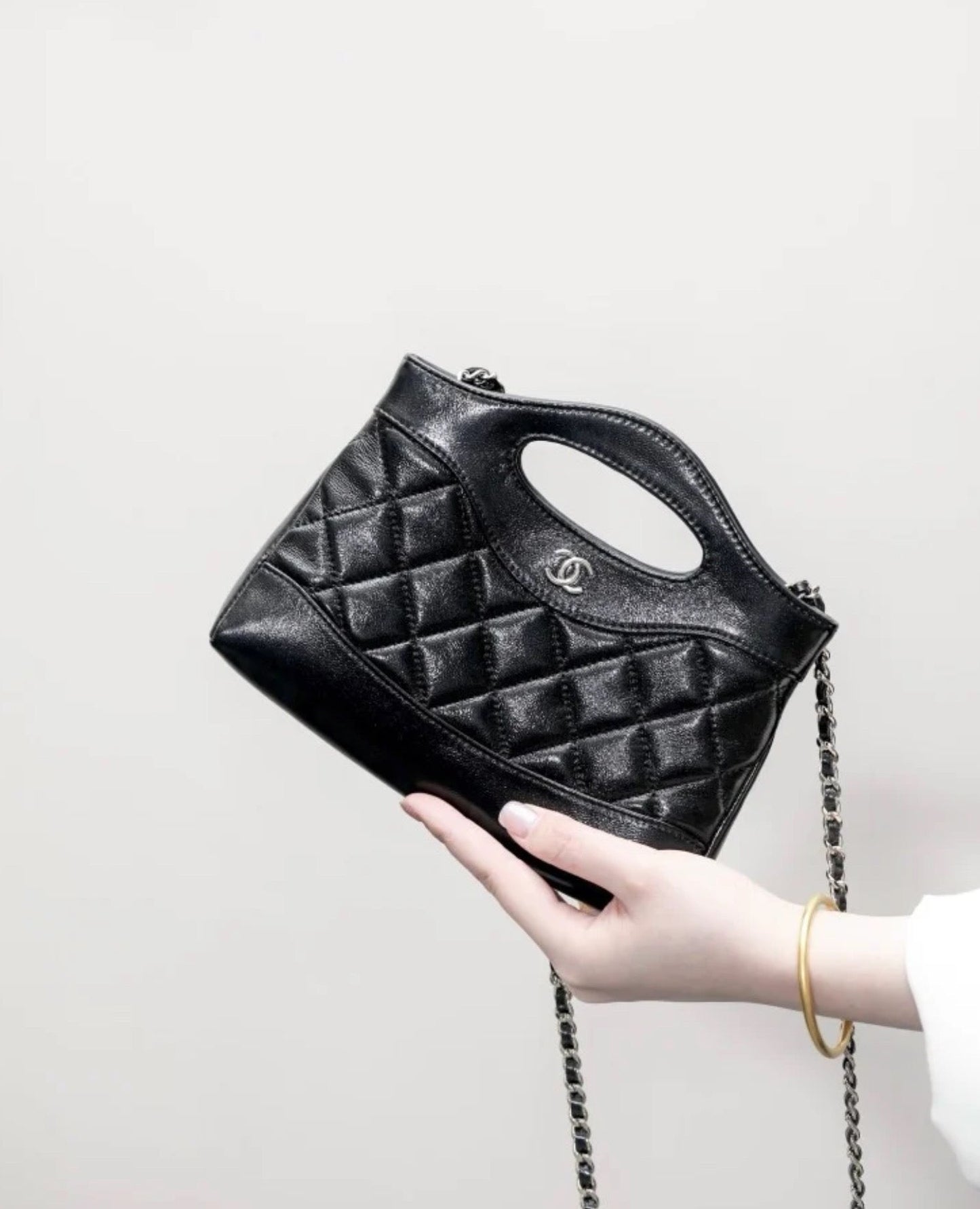 coco shiny crumpled calfskin quilted nano 31 shopping bag black_1