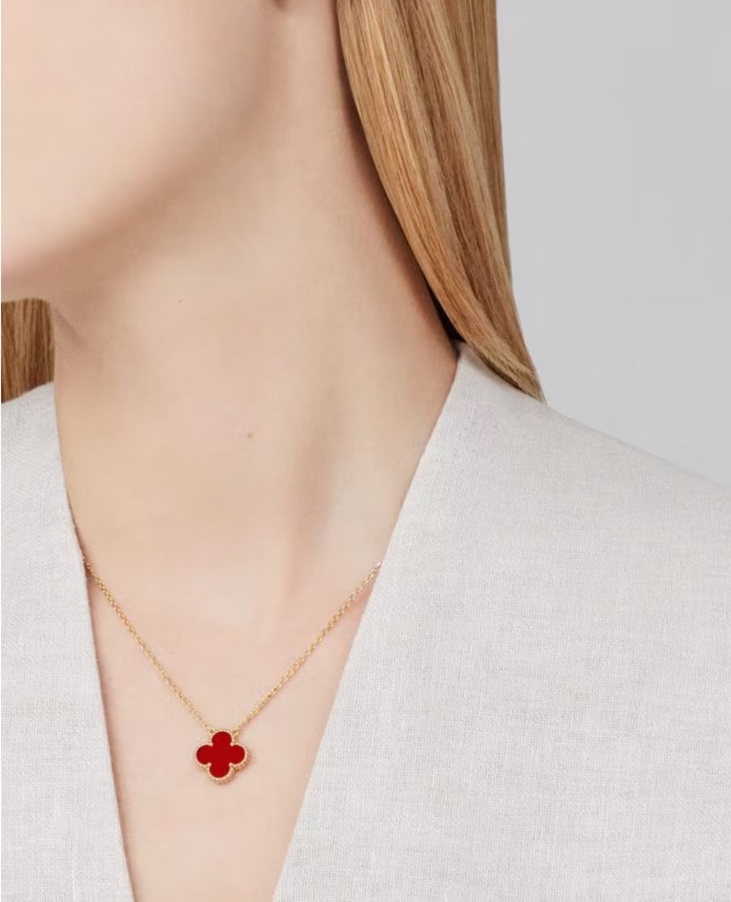 van cleef vintage alhambra pendant_1