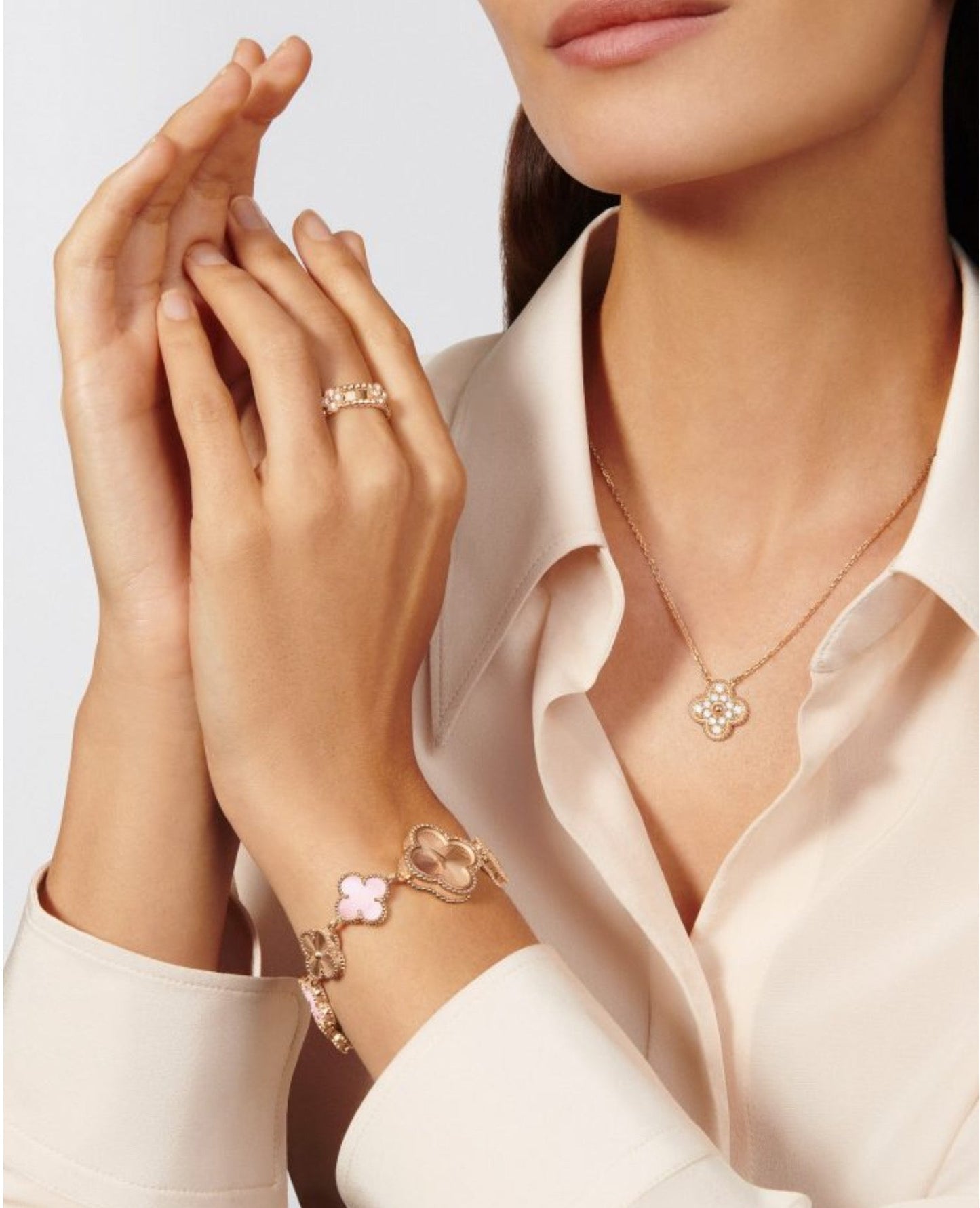 van cleef vintage alhambra pendant_5