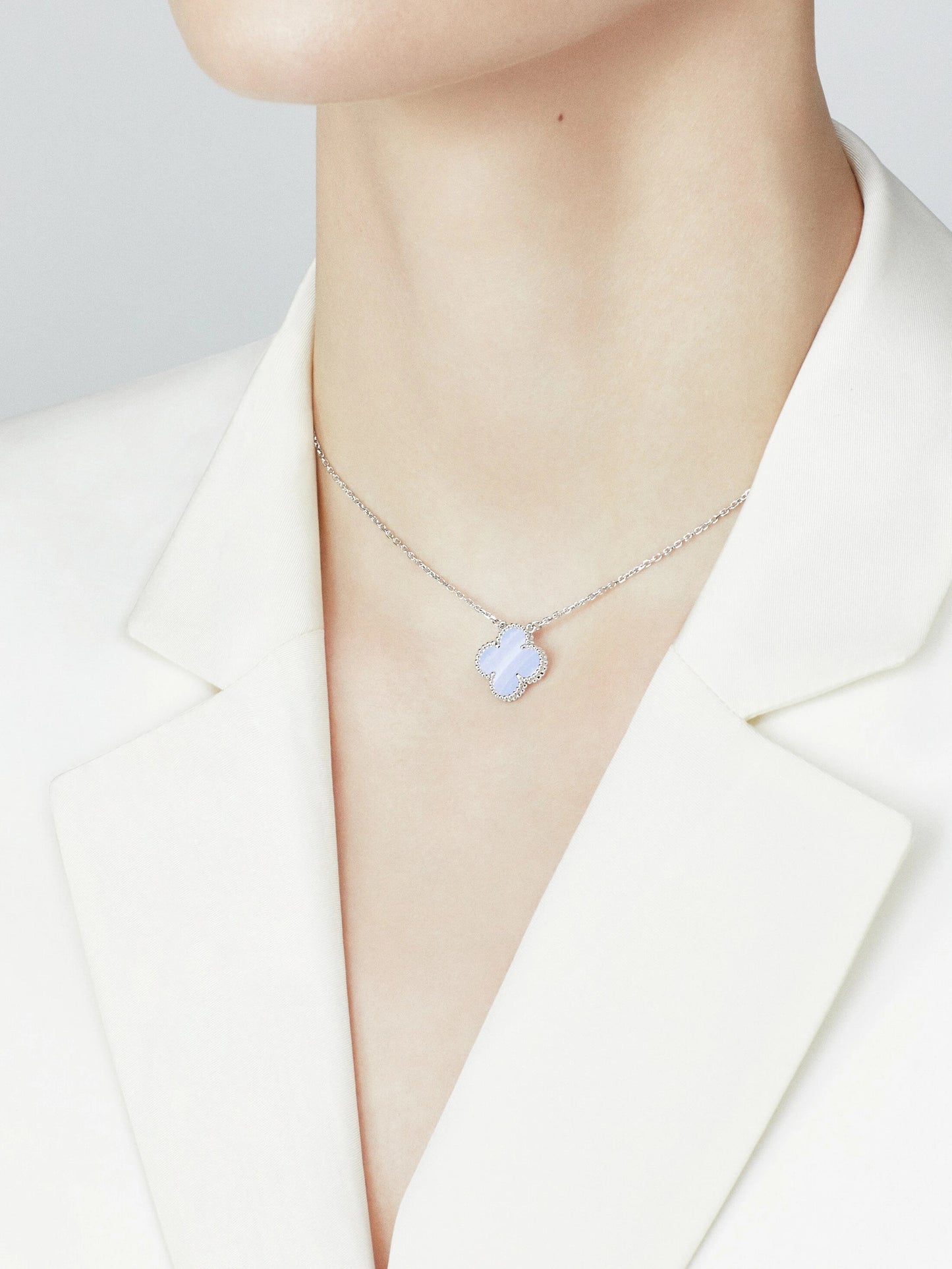 van cleef vintage alhambra pendant_12