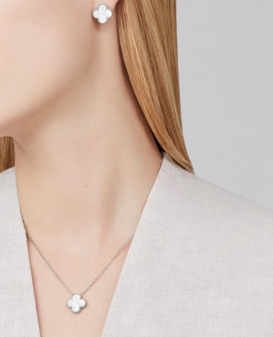 van cleef vintage alhambra pendant_6