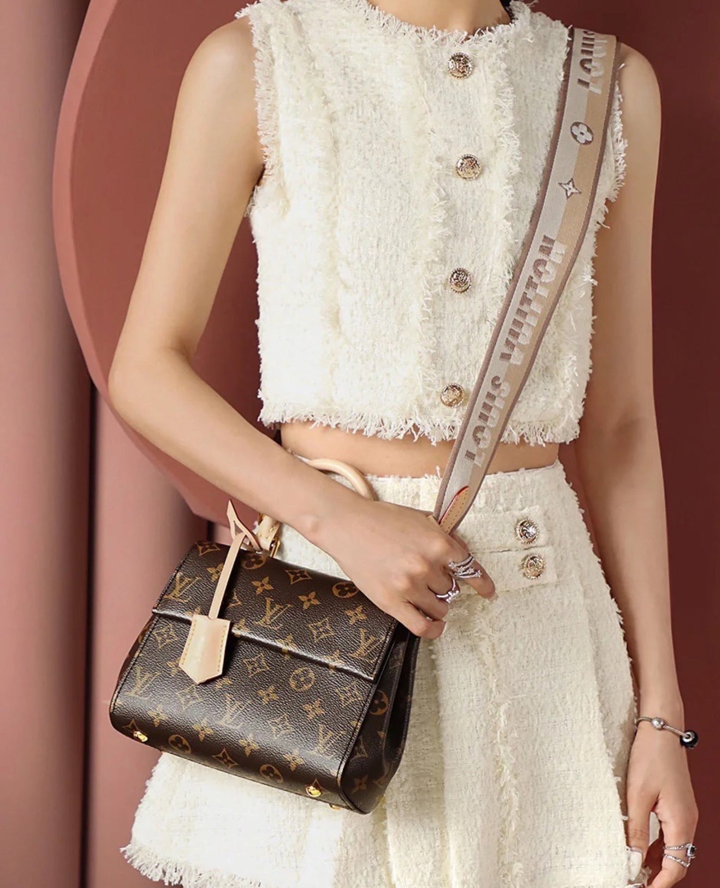 louis vuitton cluny mini bag_1