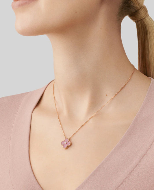 van cleef the holiday pendant 2021_1