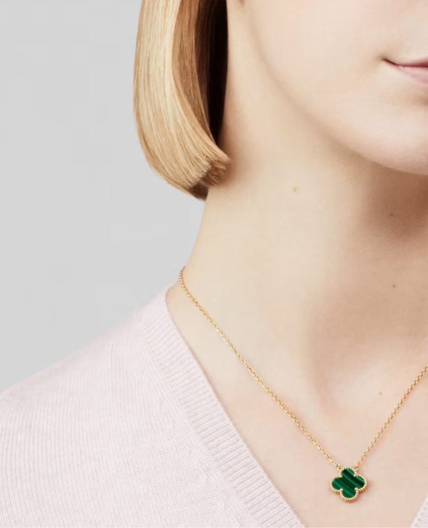 van cleef vintage alhambra pendant_9